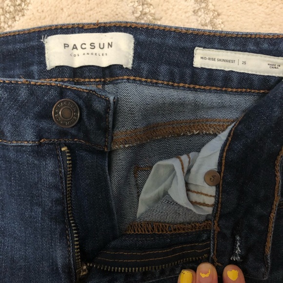 PACSUN MEDIUM RISE AND WASH JEANS - Picture 2 of 3